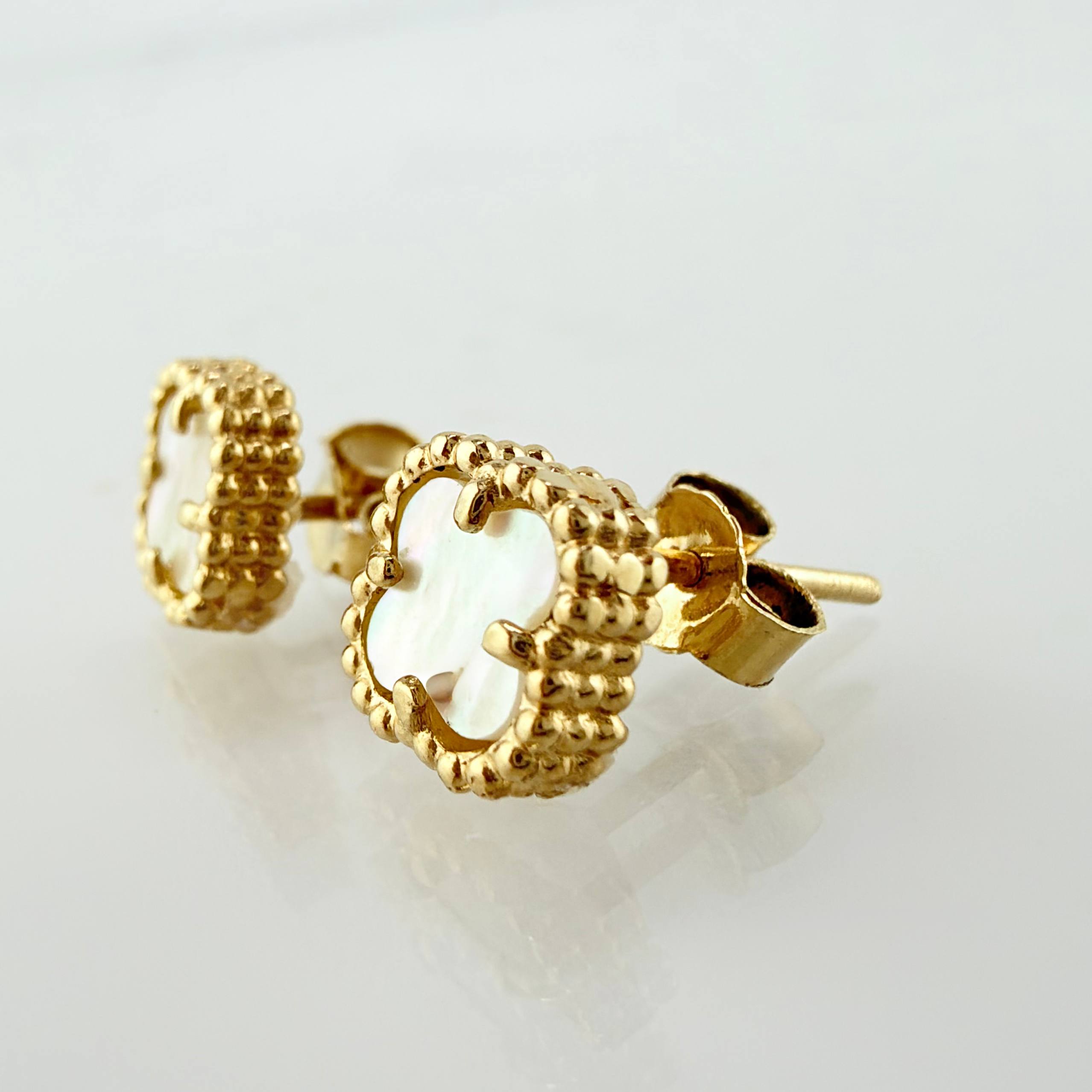 Topos Trebol Blanco 1.95gr / 7mm Oro Amarillo 18K