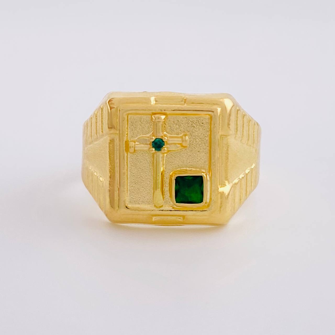 Anillo Sello Cruz Clavo 3,05g / T9 1/4 Oro Amarillo 18K