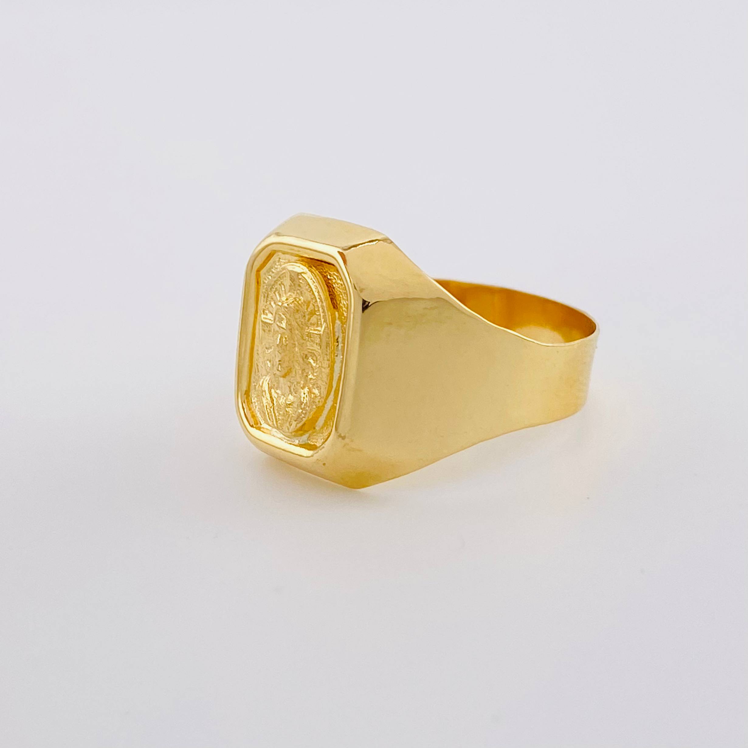Anillo Sagrado Corazon de Jesús 3.9g / T10 Oro Amarillo 18K