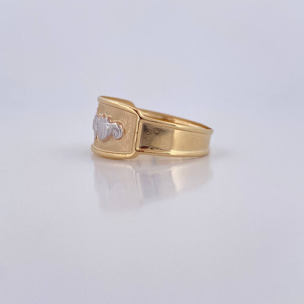 Anillo Caballito de Mar 1.7gr / T7 1/2 / Oro 18K $