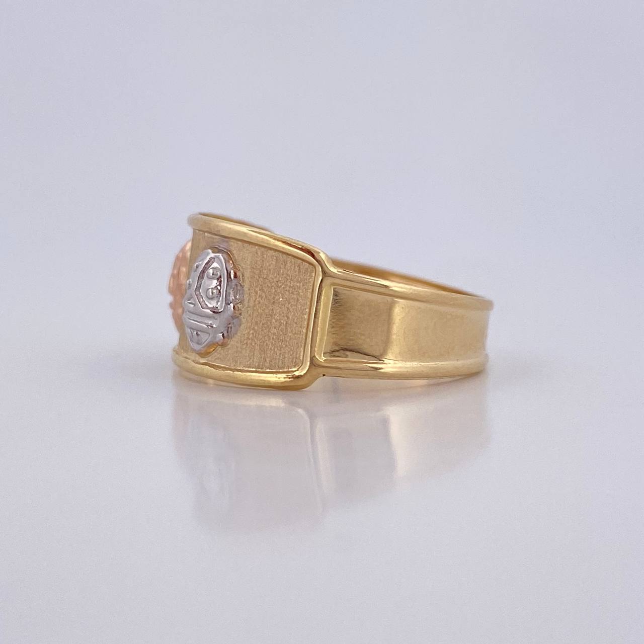 Anillo Mariquita 1.7gr / T8 3/4 / Oro 18K $