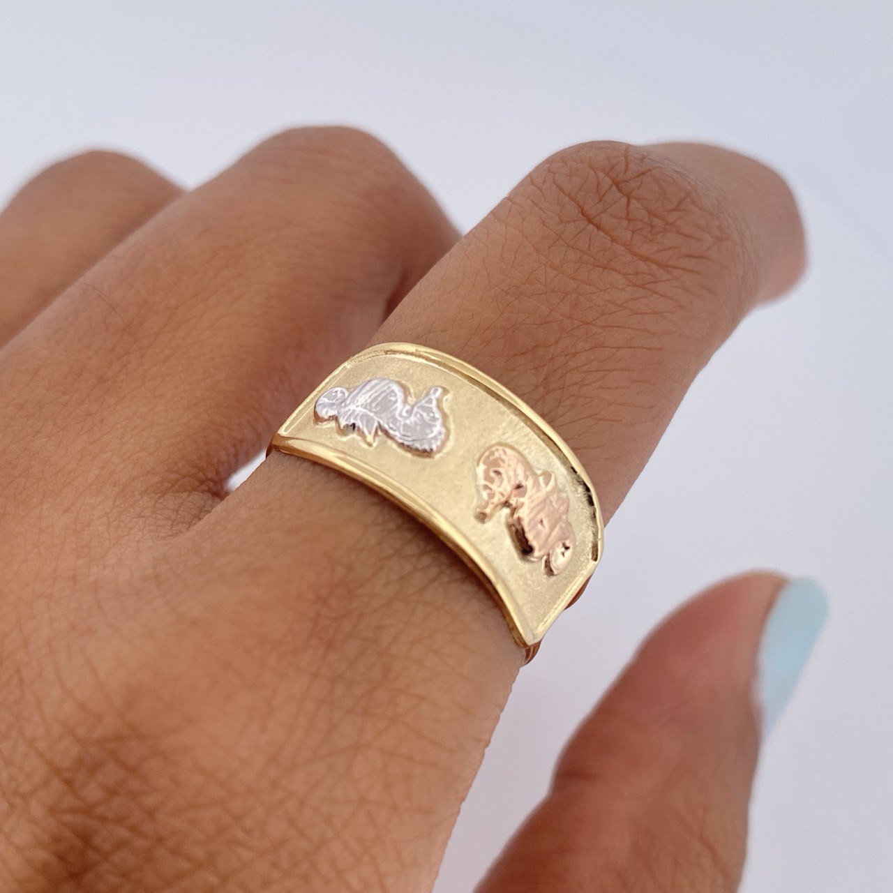 Anillo Caballito de Mar 1.7gr / T7 1/2 / Oro 18K $