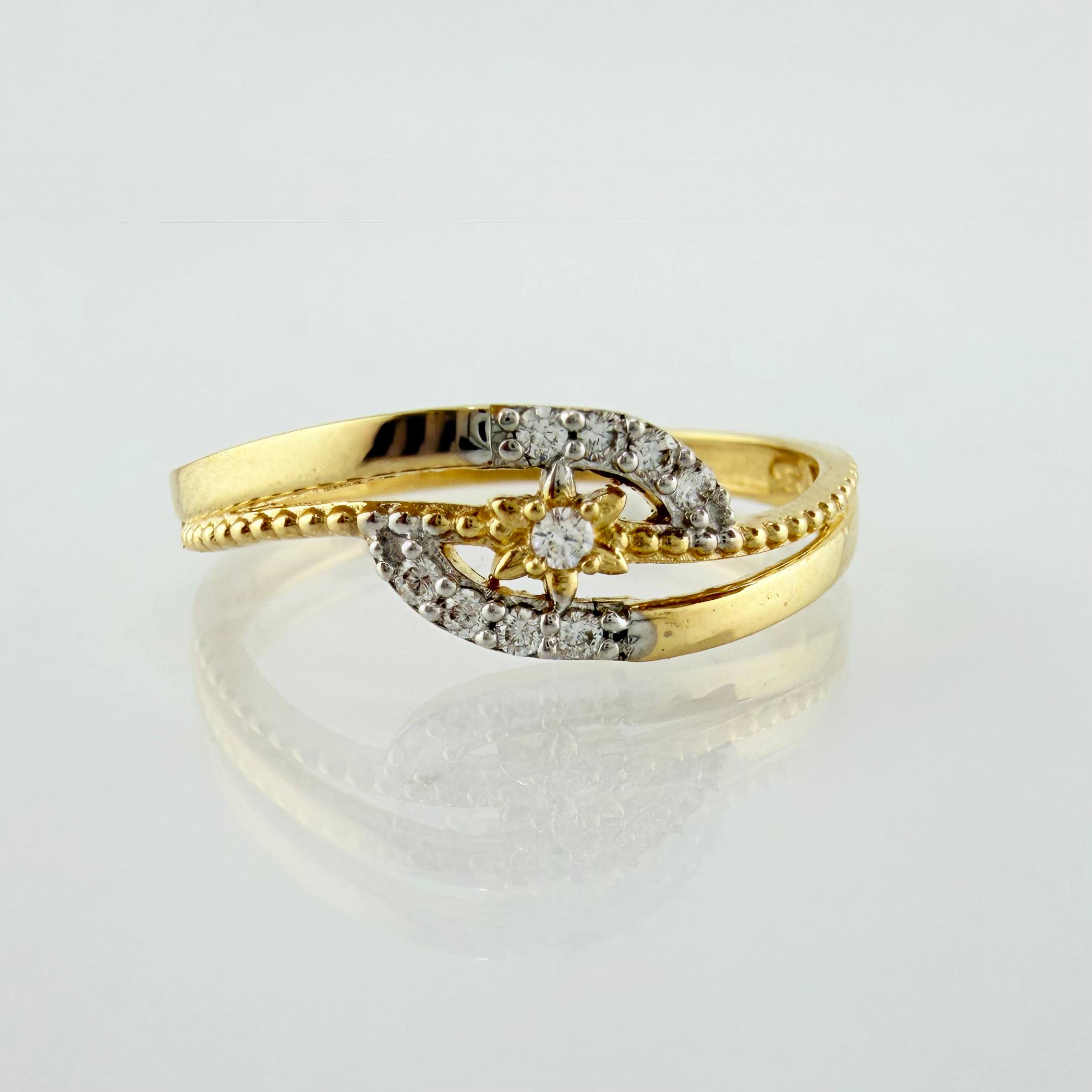 Anillo Estrella 2.25gr / T7 3/4 / Oro Amarillo 18K ©