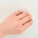 Anillo Solitario Flores Delicadas 0.85gr / T4 1/2 / Oro Amarillo 18K ©