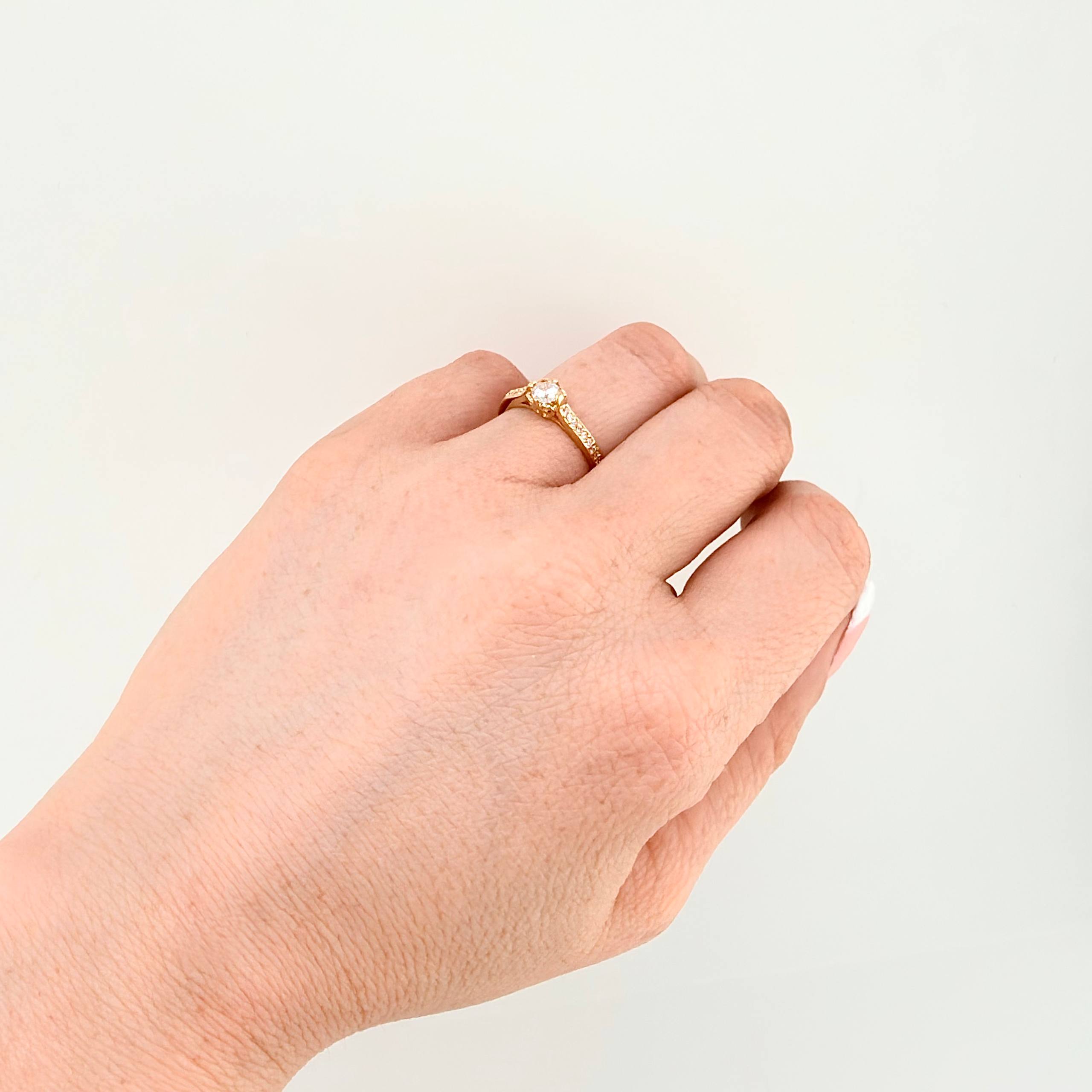 Anillo Solitario Cetro Tupido 1.9gr / T6 1/4 / Oro Amarillo 18K ©