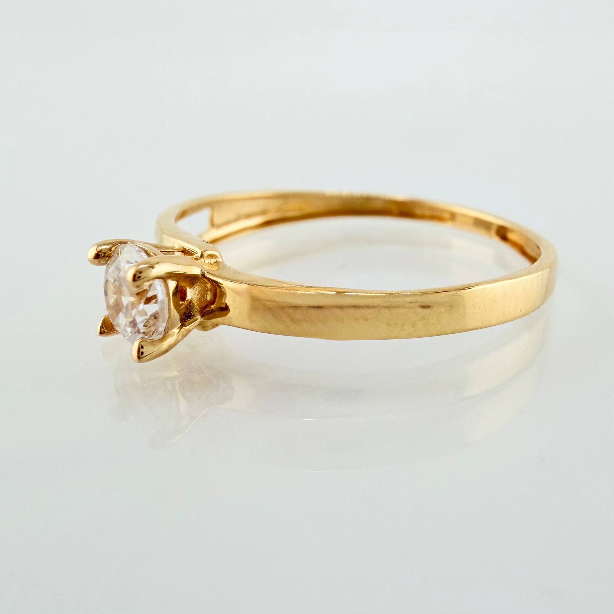 Anillo Solitario Carril Hueco 1gr / T5 1/2 / Oro Amarillo 18K ©