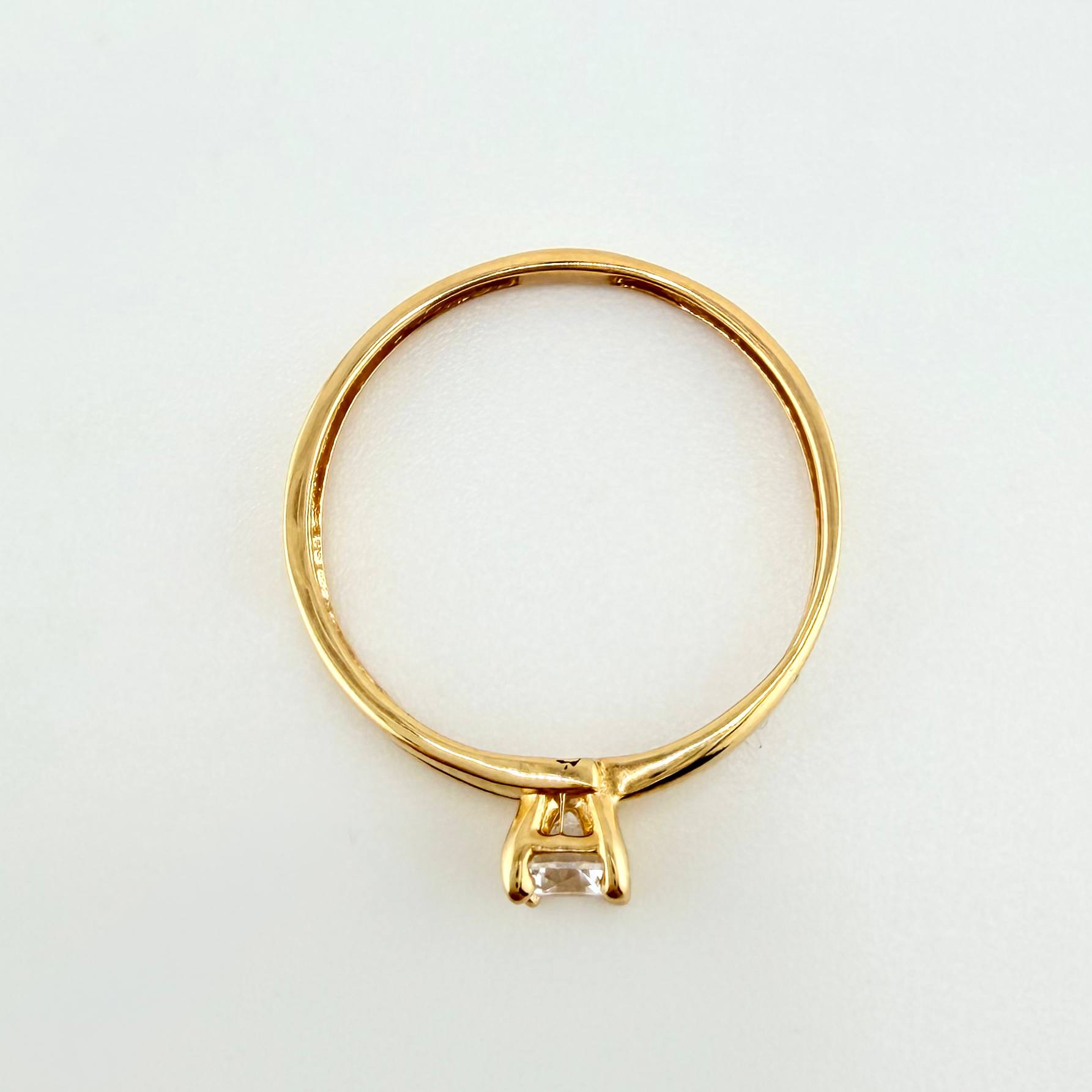 Anillo Solitario Carril Hueco 1.1gr / T5 1/4 / Oro Amarillo 18K