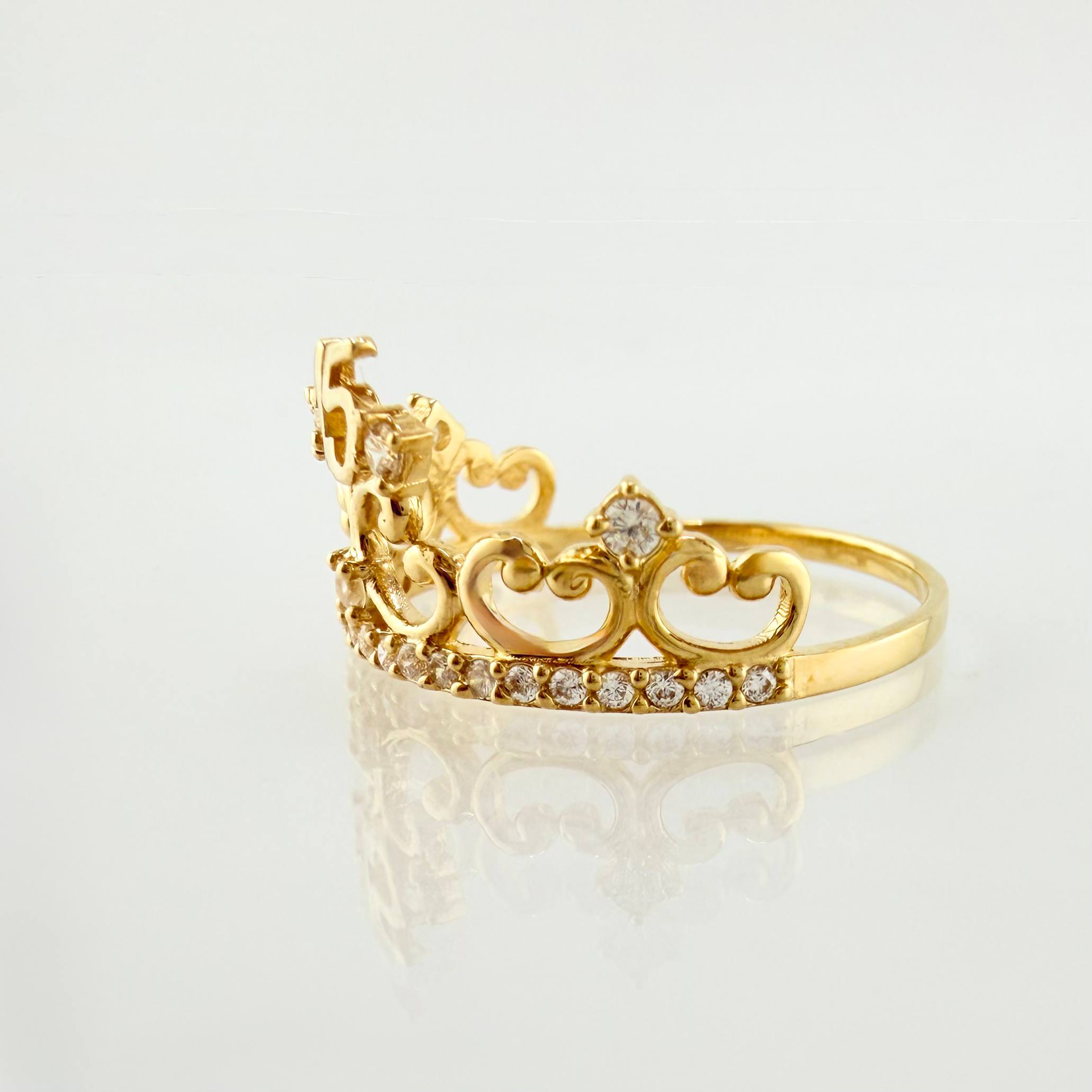 Anillo Corona Quinces 1.75gr / T6 1/4 / Oro Amarillo 18K ©
