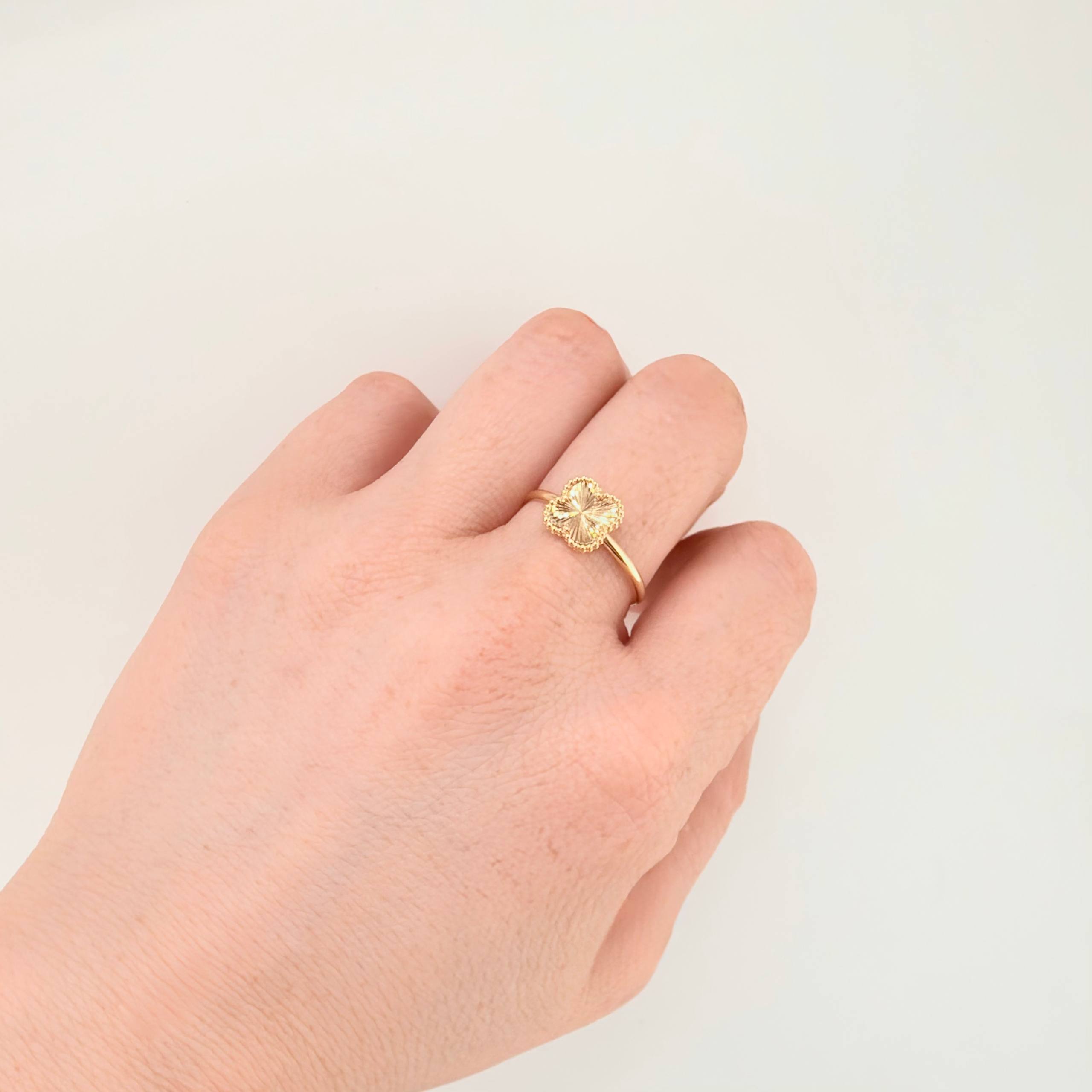 Anillo Trebol Dorado 1.1gr / T6 1/4 / Oro Amarillo Nac.Esp. 18K ©