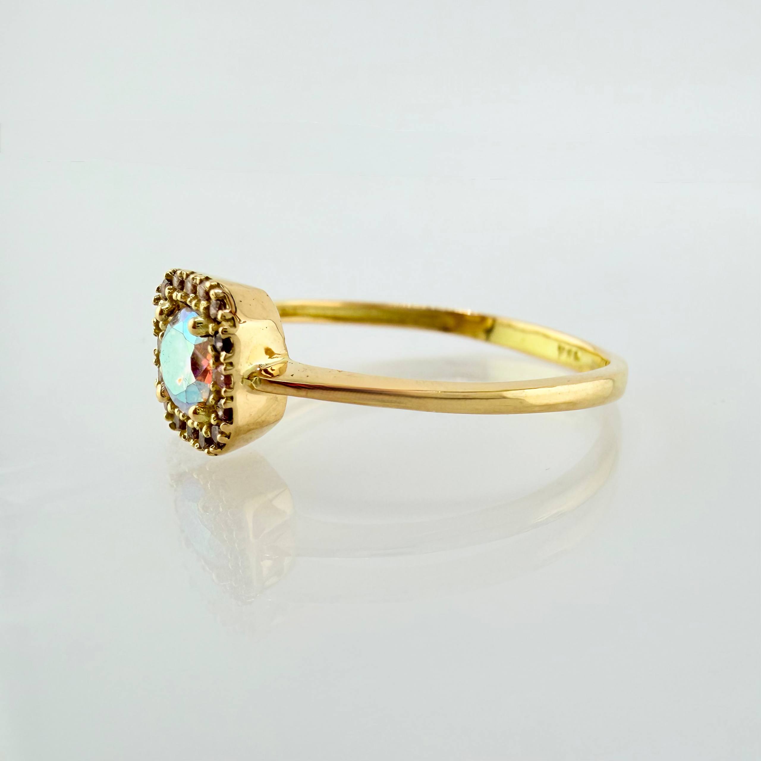 Anillo Halo Cuadrado 2.05gr / T7 3/4 / Oro Amarillo 18K ©