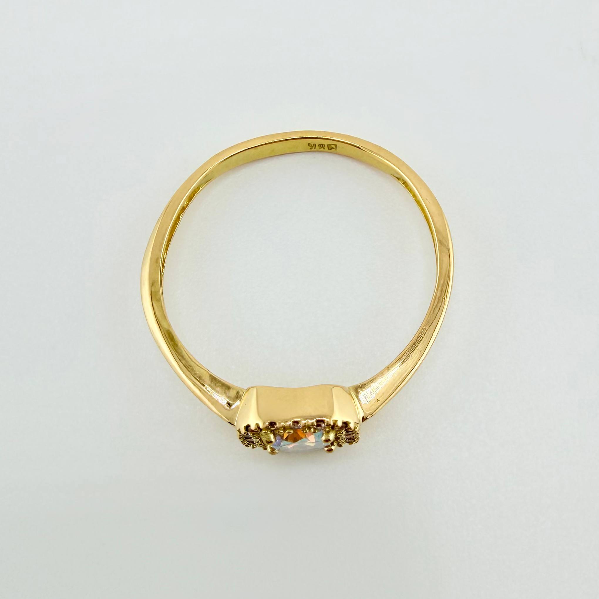 Anillo Halo Cuadrado 2.05gr / T7 3/4 / Oro Amarillo 18K ©