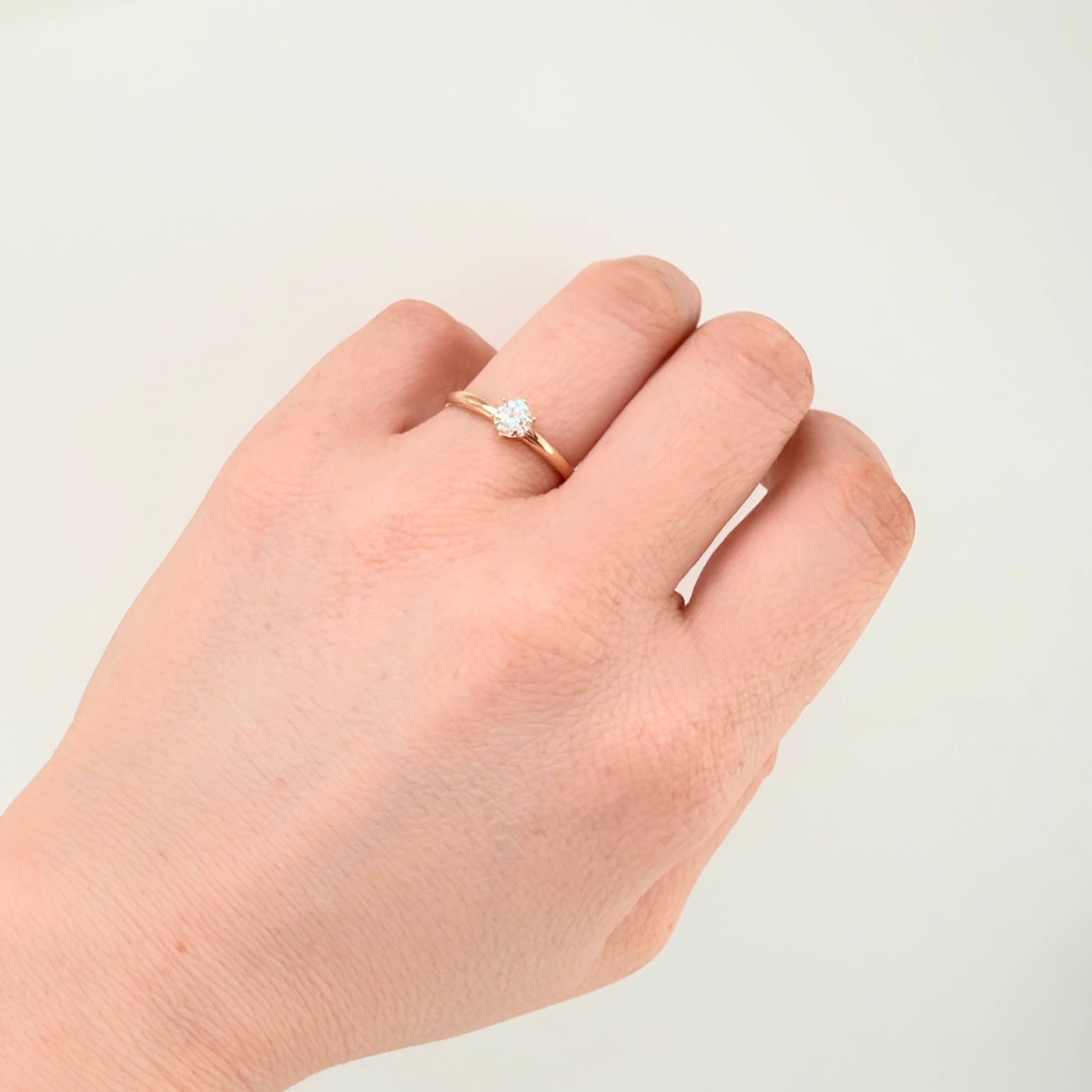 Anillo Solitario 1.2gr / T7 / Oro Amarillo 18K