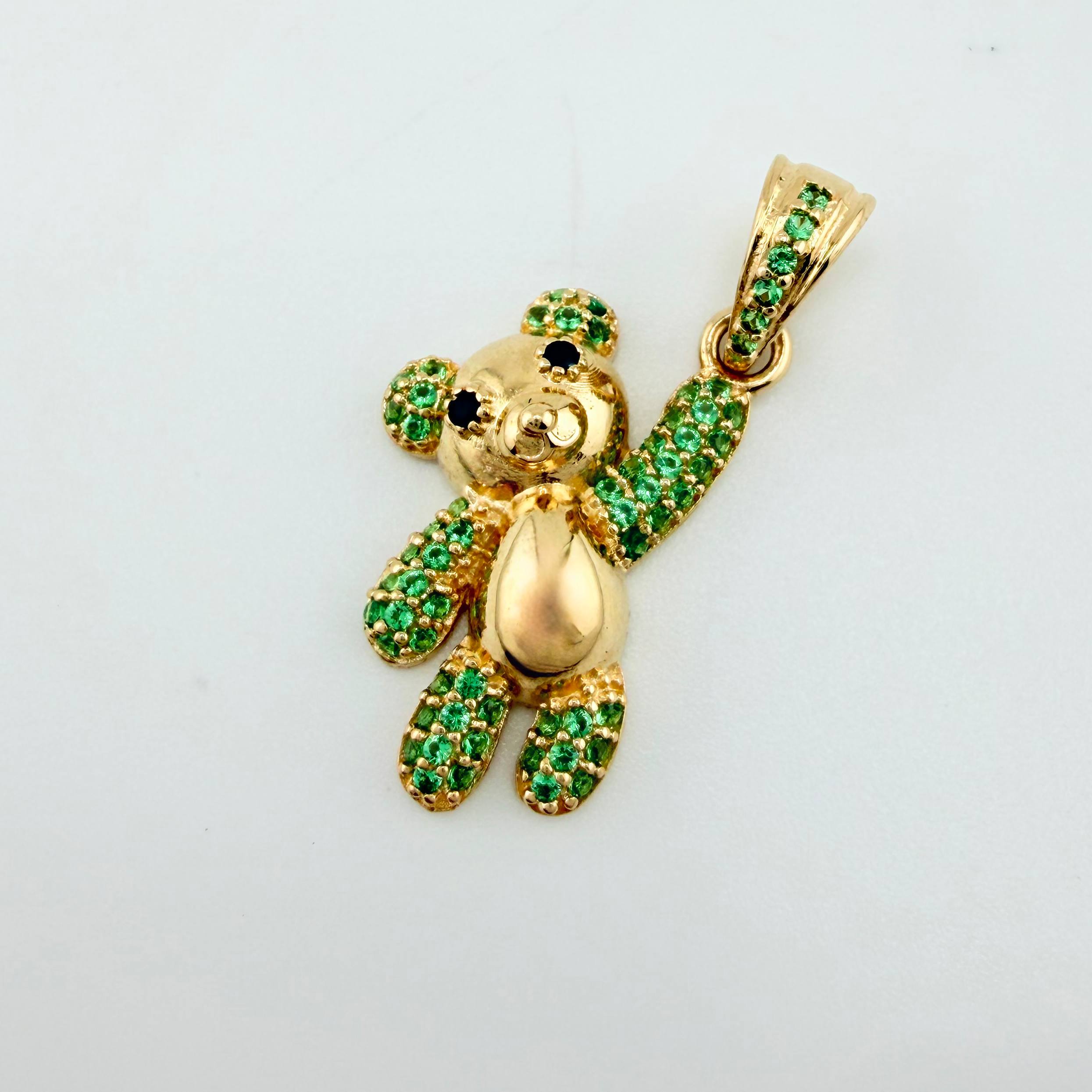 Dije Oso Mano Arriba 2.7gr / 2.6cm / Oro Amarillo 18K