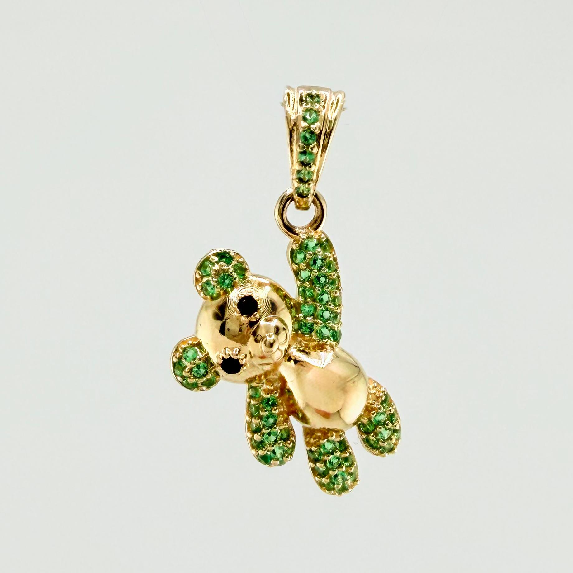 Dije Oso Mano Arriba 2.7gr / 2.6cm / Oro Amarillo 18K