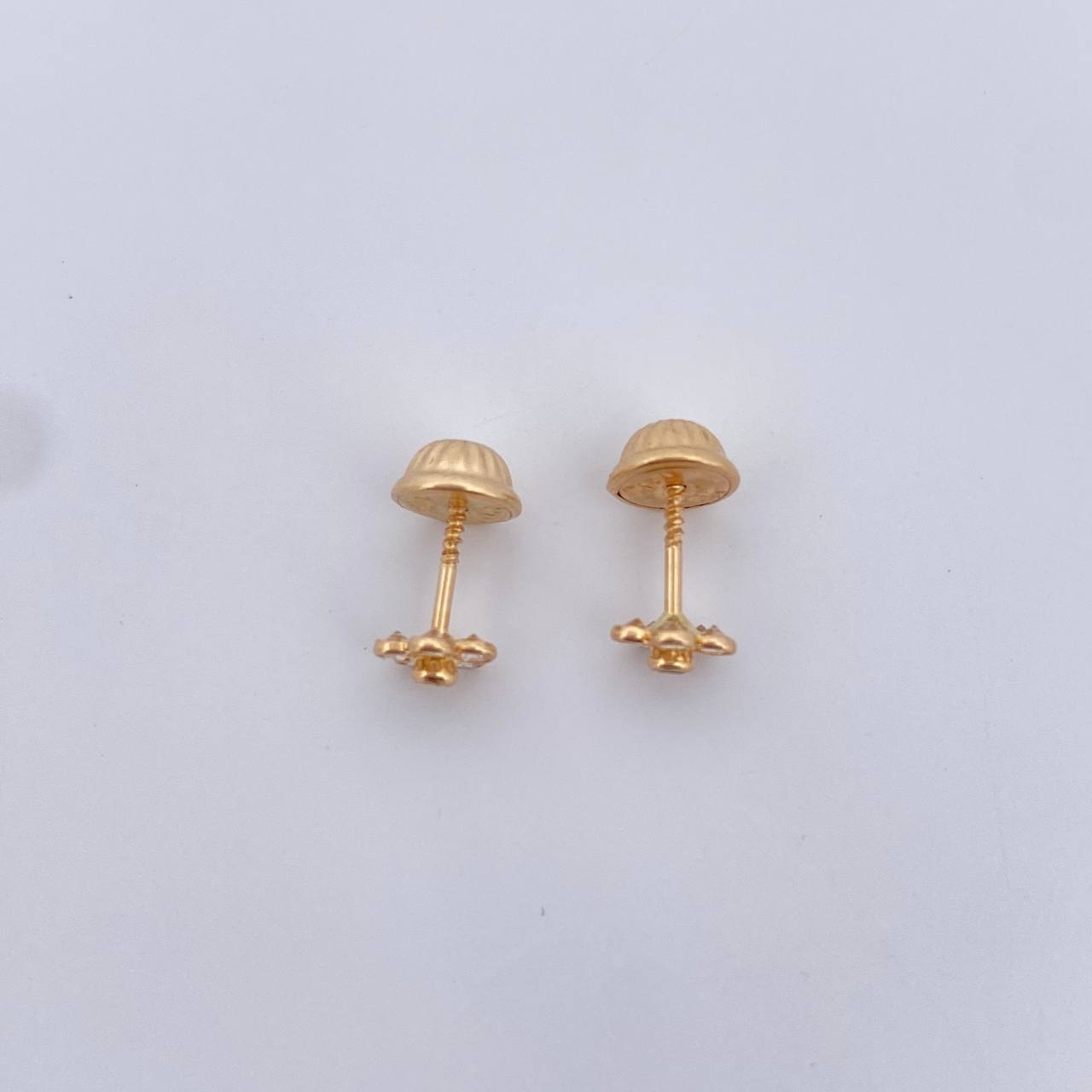 Topos Flor 0.6gr / Circones Blancos Verde Oro Amarillo 18K $