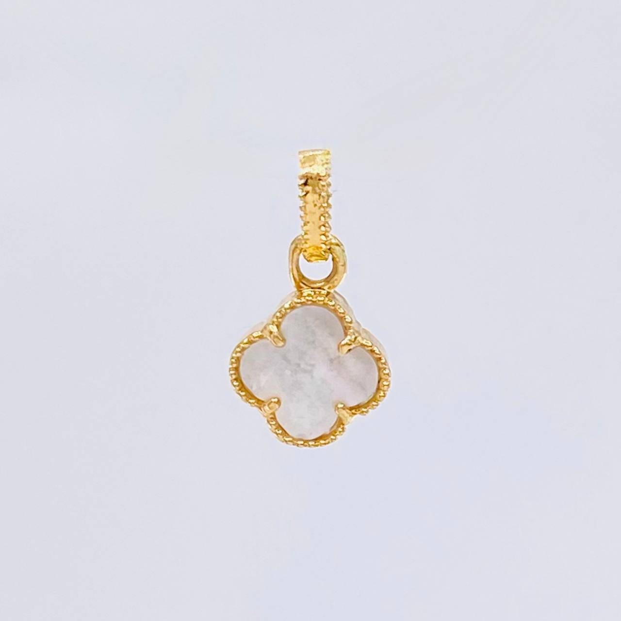 Dije Trebol 0.6 g / 1.1 cm Oro Amarillo 18K