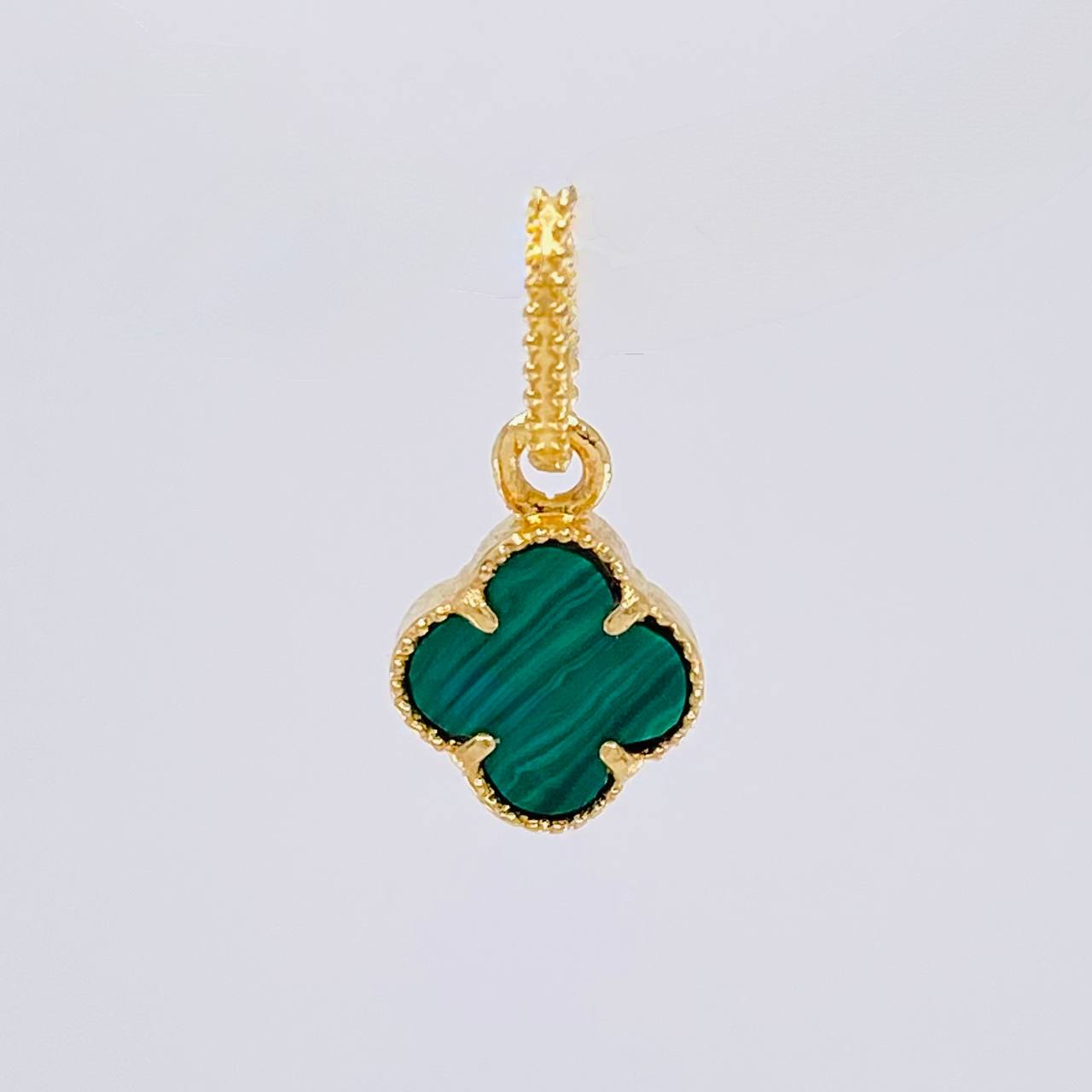 Dije Trebol 0.55 g / 1.4 cm Oro Amarillo 18K