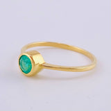 Anillo Circular Esmeralda 70Pts 1.9 g / T7 Oro Amarillo 18K