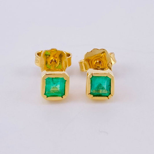 Topos Cuadrados Esmeralda 70Pts 1.8 g / 4.9 mm Oro Amarillo 18K