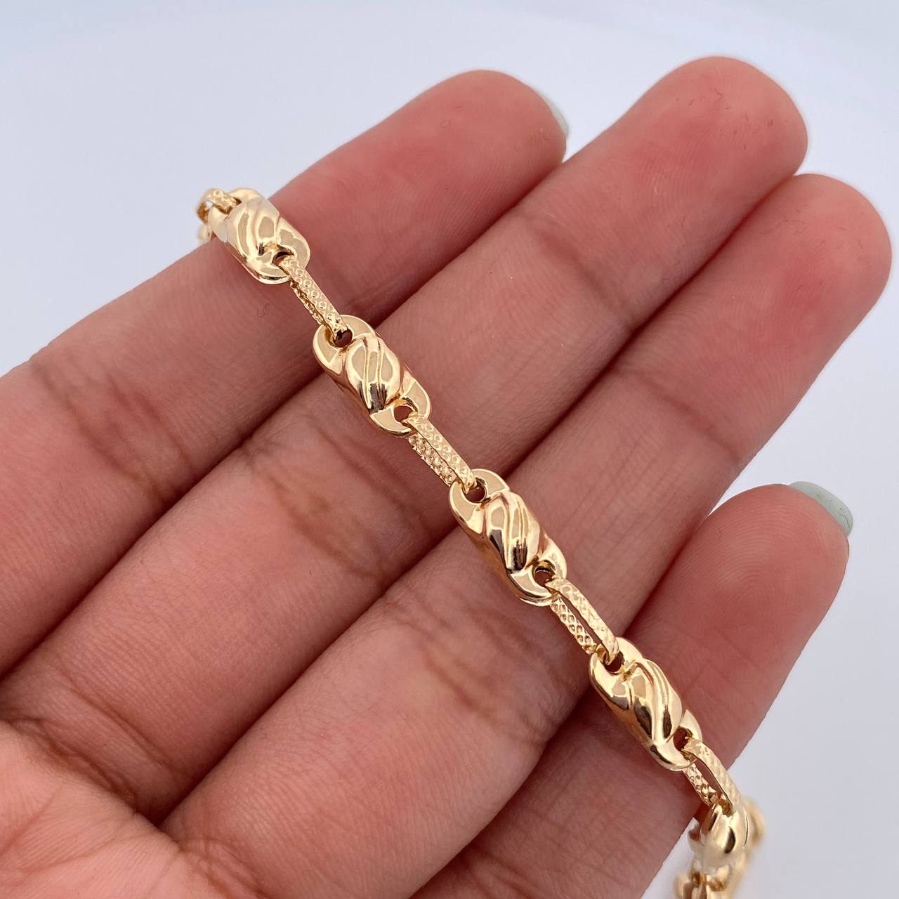 Pulso Rustico Grano Café 5.3gr / 22cm / Oro 18K &
