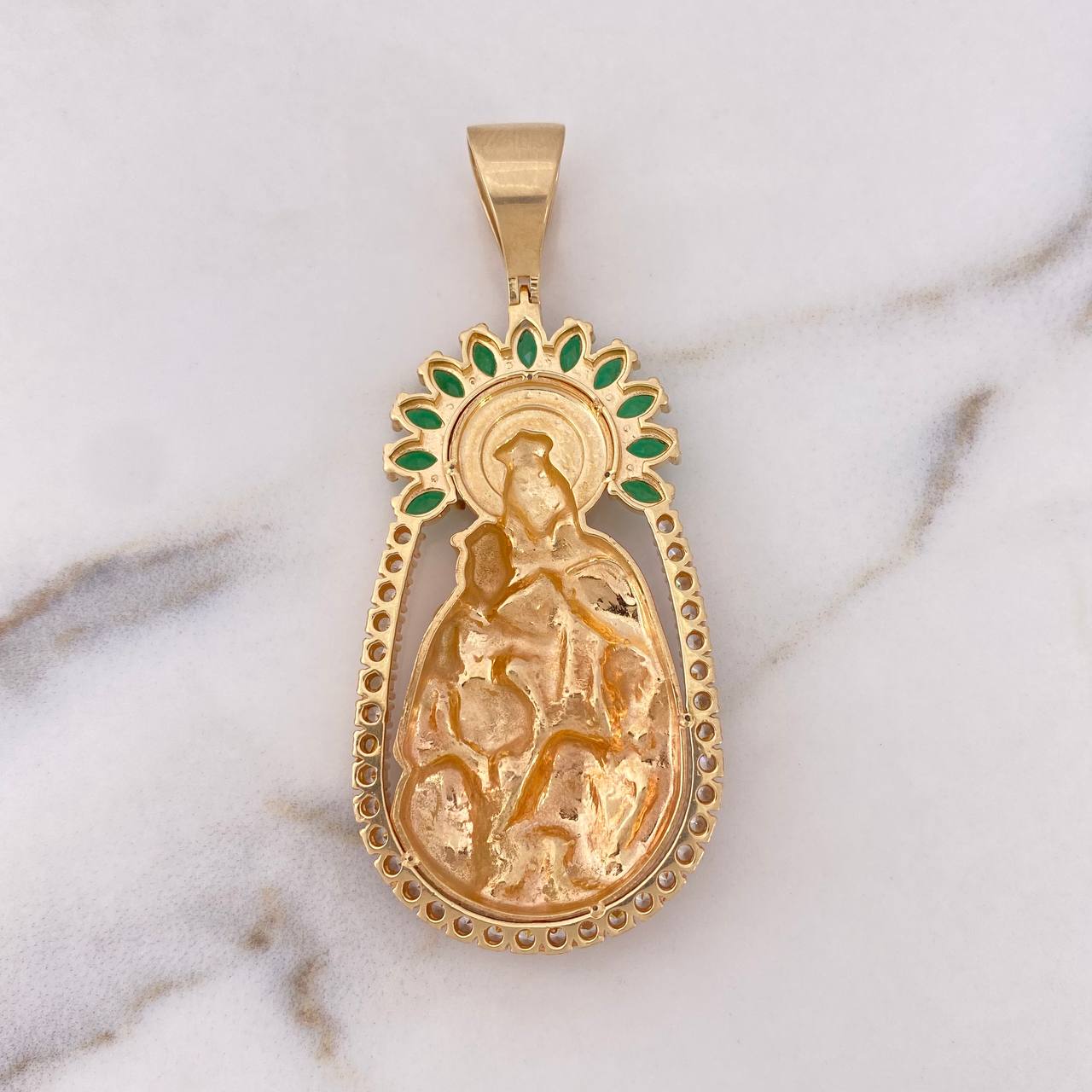 Dije Virgen Del Carmen 27.8gr / 6.7cm / Circones Blancos Verdes Oro Amarillo 18K $