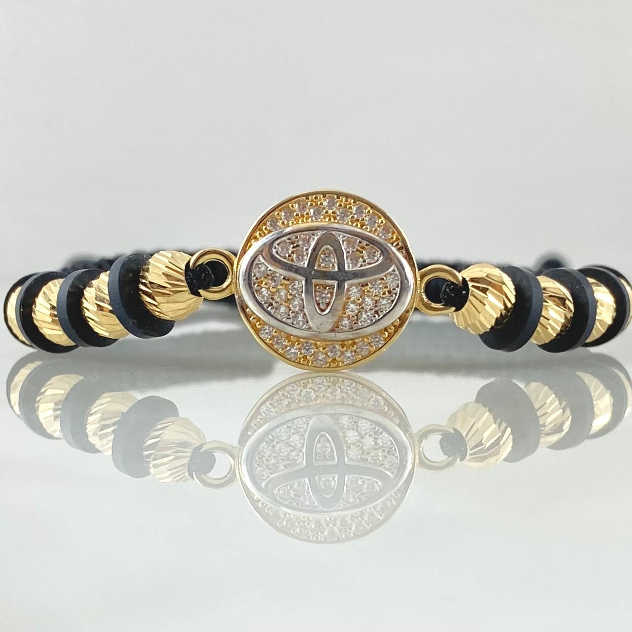 Pulsera Negra Herraje Marca Automovil 4.9gr / Oro 18K