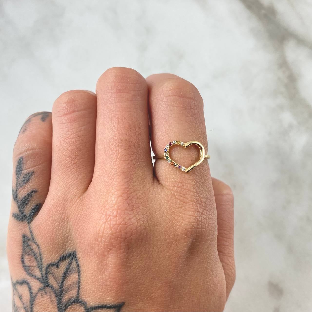 Anillo Silueta Corazon 1.35gr / T5 1/4 / Oro 18K -
