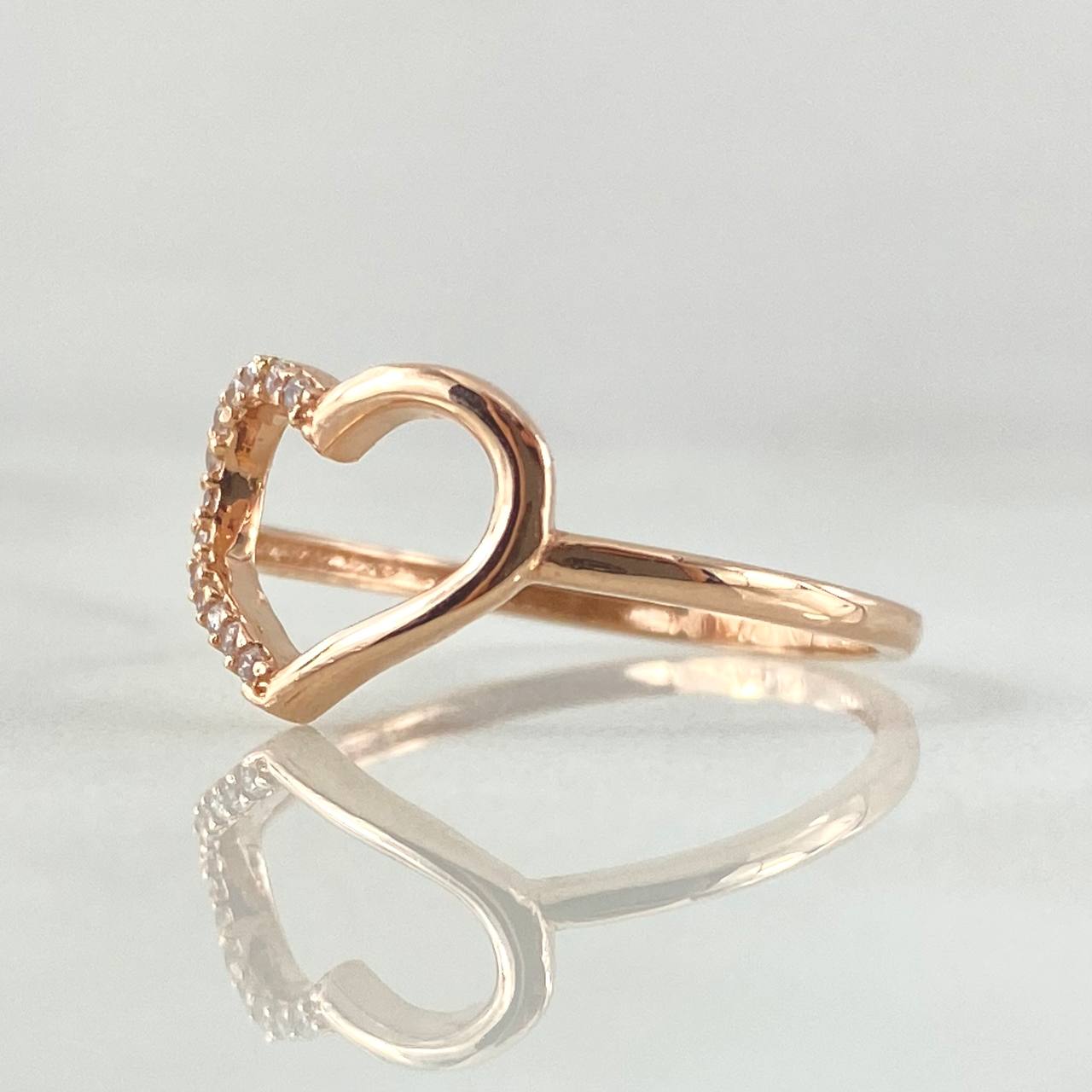 Anillo Silueta Corazon 1.4gr / T6 3/4 / Oro 18K -