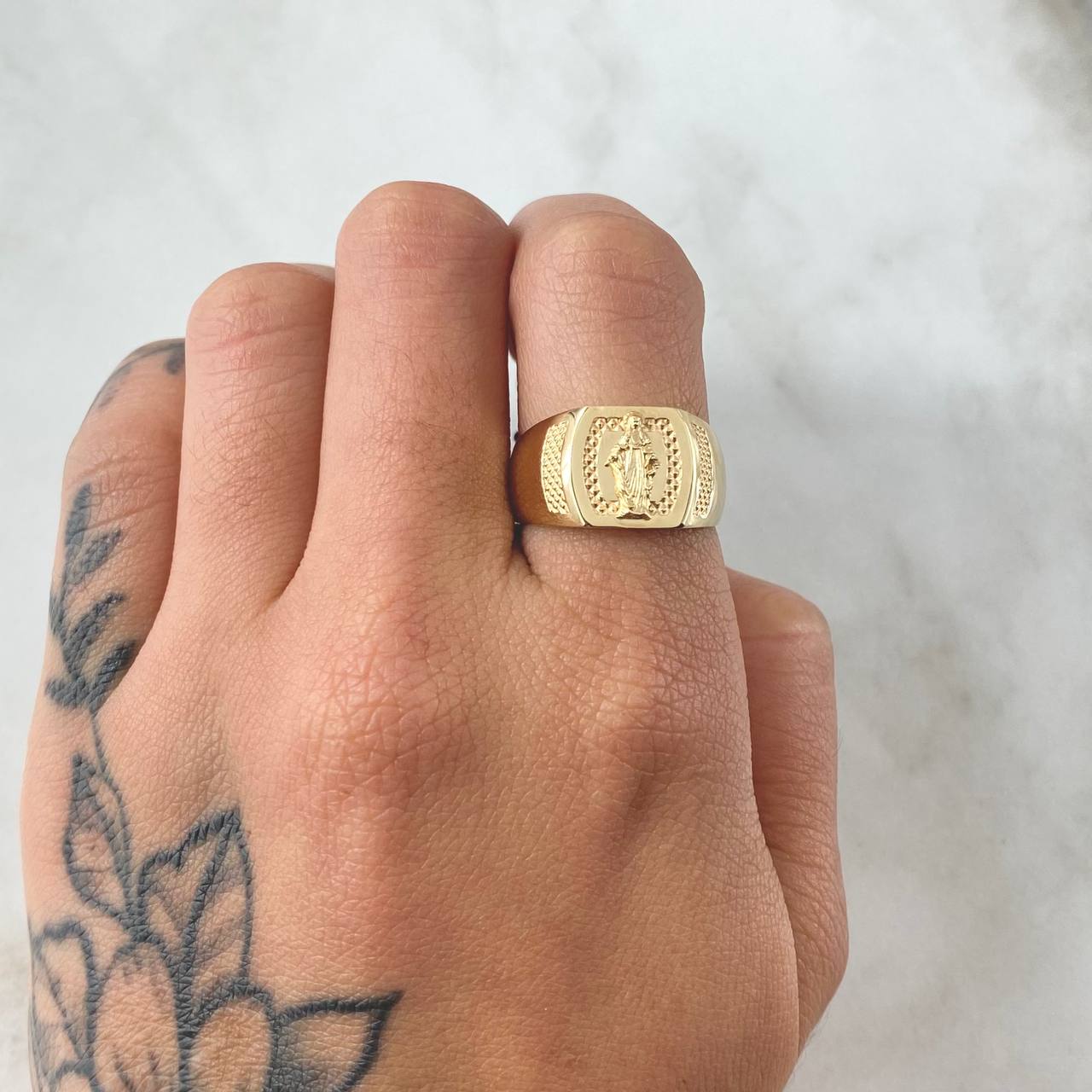 Anillo Sello Virgen Milagrosa 3.45gr / T7 1/4 / Oro 18K *