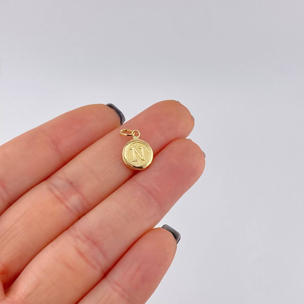 Dije Circulo Letra N 0.4 g / 1.6 cm Oro Amarillo 18K
