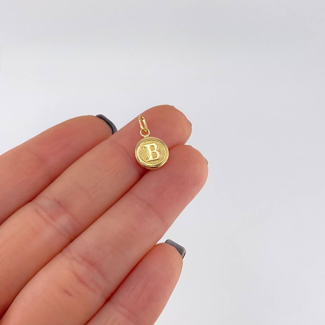 Dije Circulo Letra B 0.4 g / 1.6 cm Oro Amarillo 18K