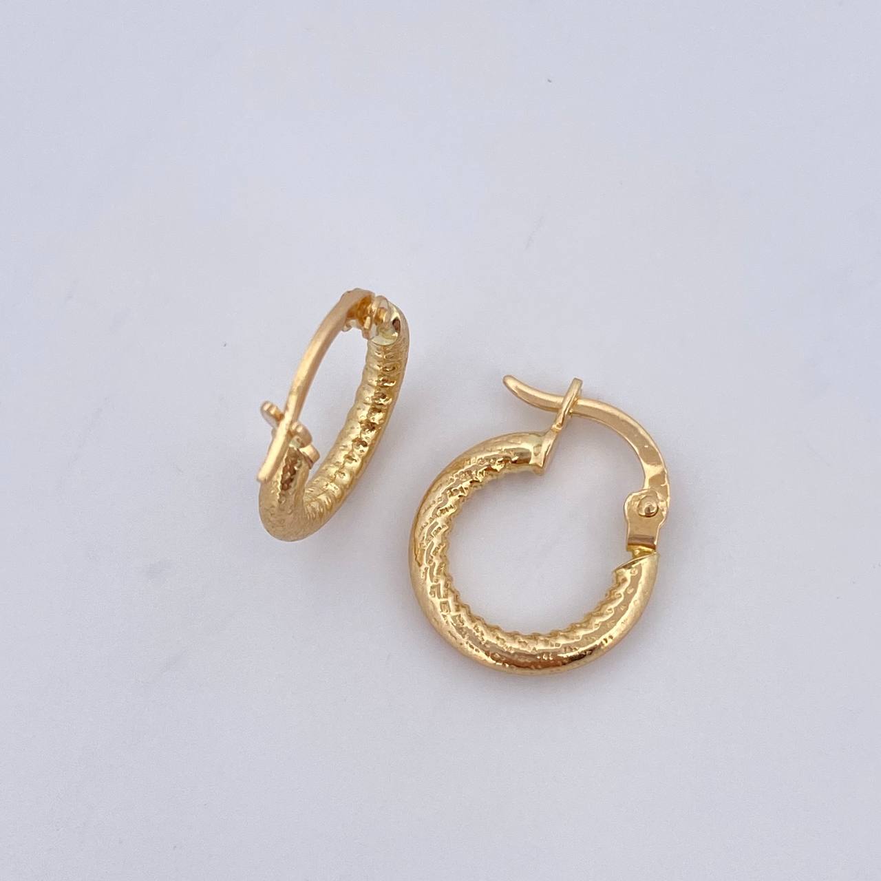 Candongas Carly 0.95gr / 1.5cm / Oro 18K &