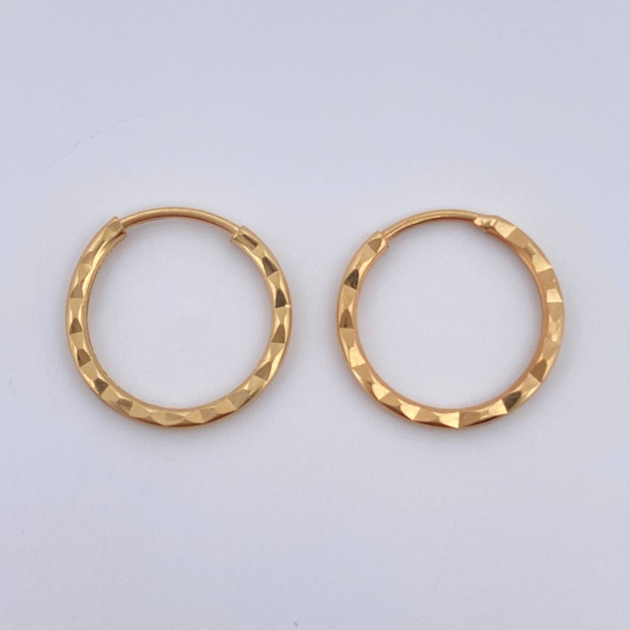 Candongas Aro Rayado 0.65gr / 1.3cm / Oro 18K &