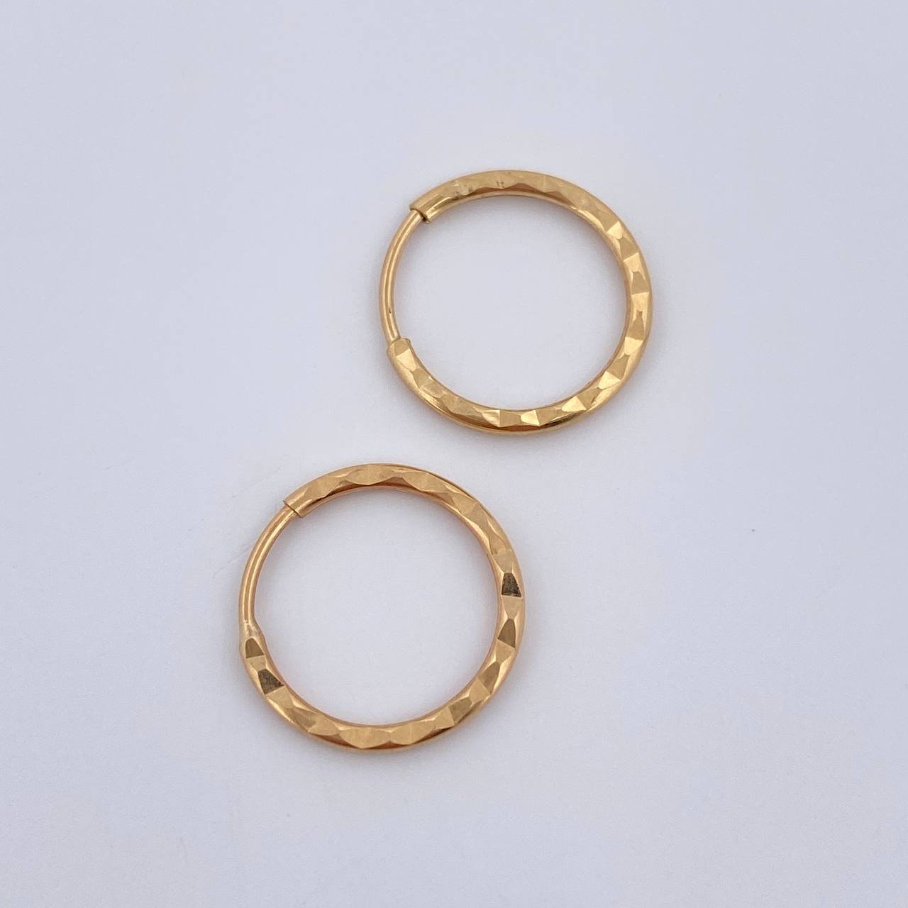 Candongas Aro Rayado 0.65gr / 1.3cm / Oro 18K &