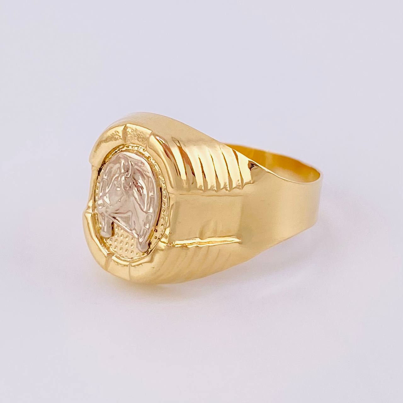 Anillo Sello Caballo 3.85g / T9 1/4 Dos Oros Amarillo Blanco 18K