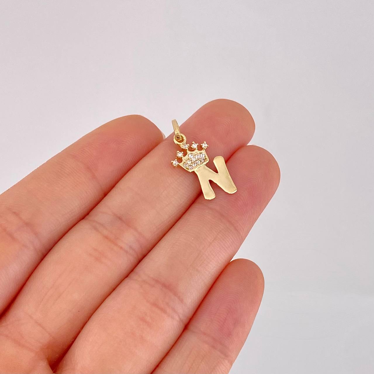 Dije Letra N Corona 1.1g / 2.2cm Oro Amarillo 18K