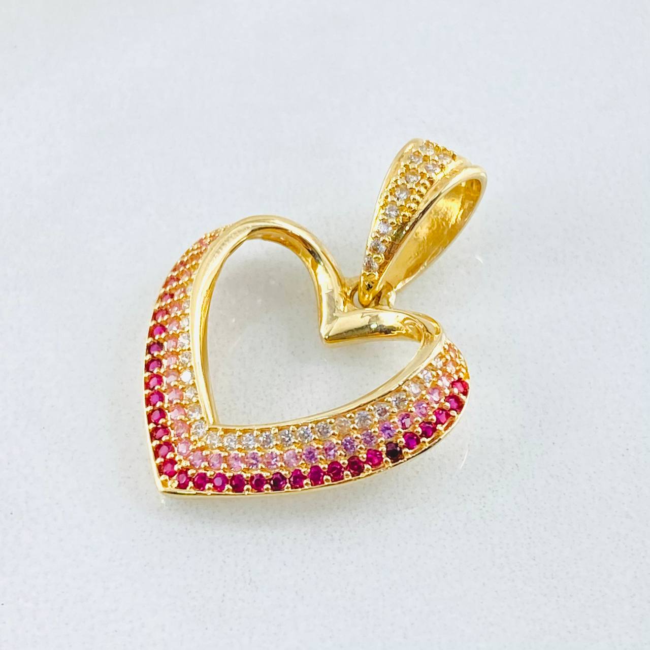 Dije Silueta Corazón 3.45gr / 3cm / Oro Amarillo 18K ©