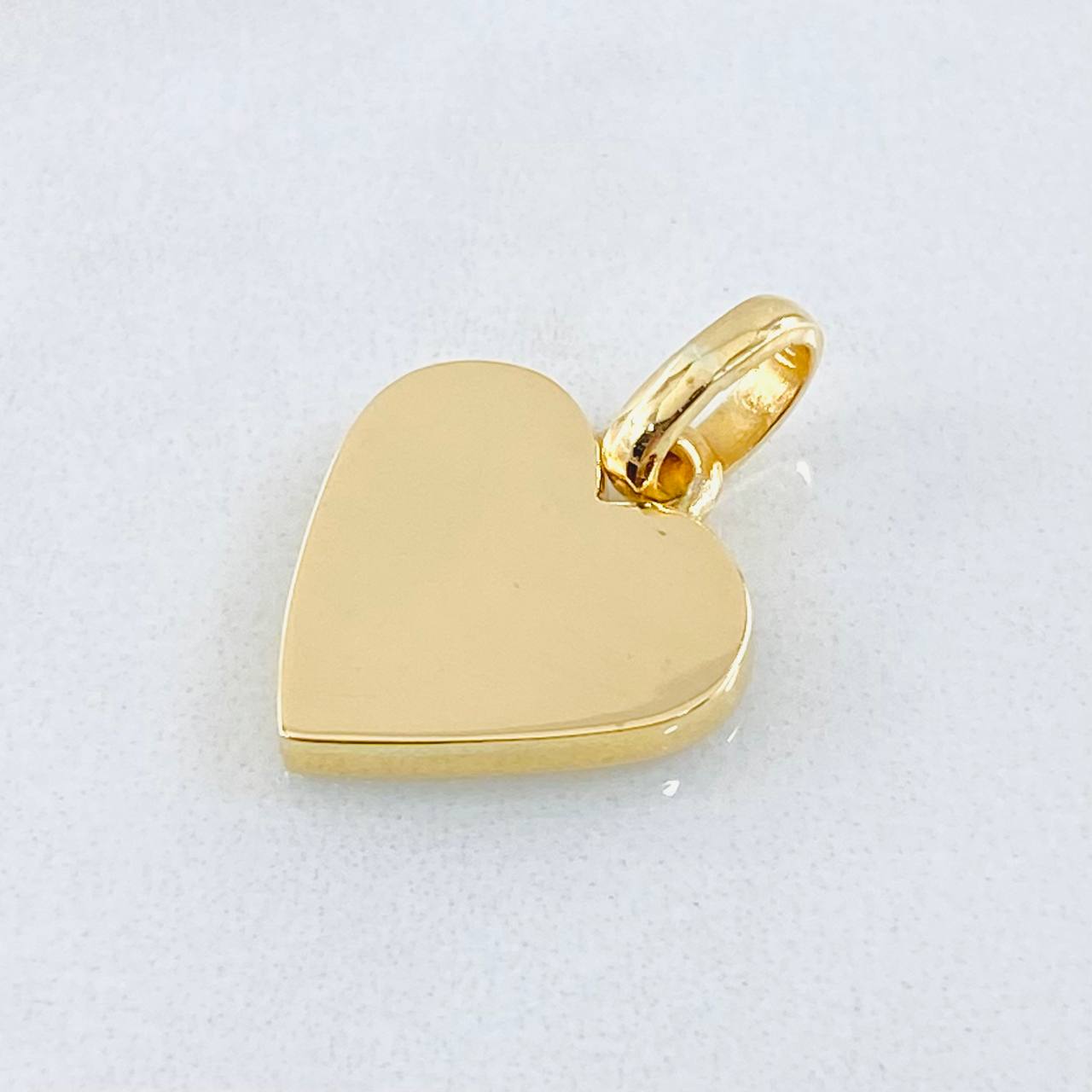 Dije Placa Corazón 1.85gr / 2.2cm / Oro Amarillo 18K