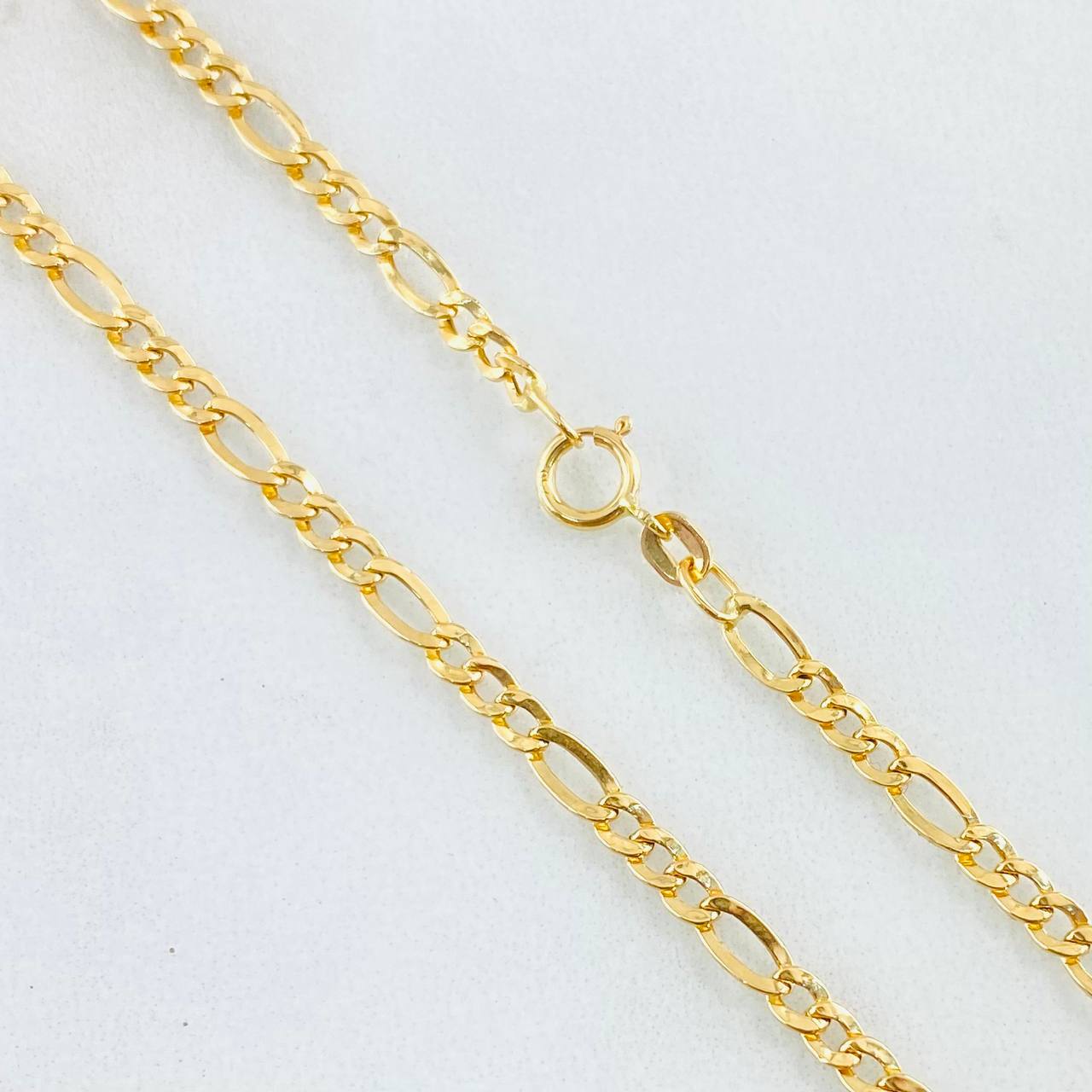 Cadena Figaro 2.25gr / 50cm / Oro Amarillo +1 18K ©