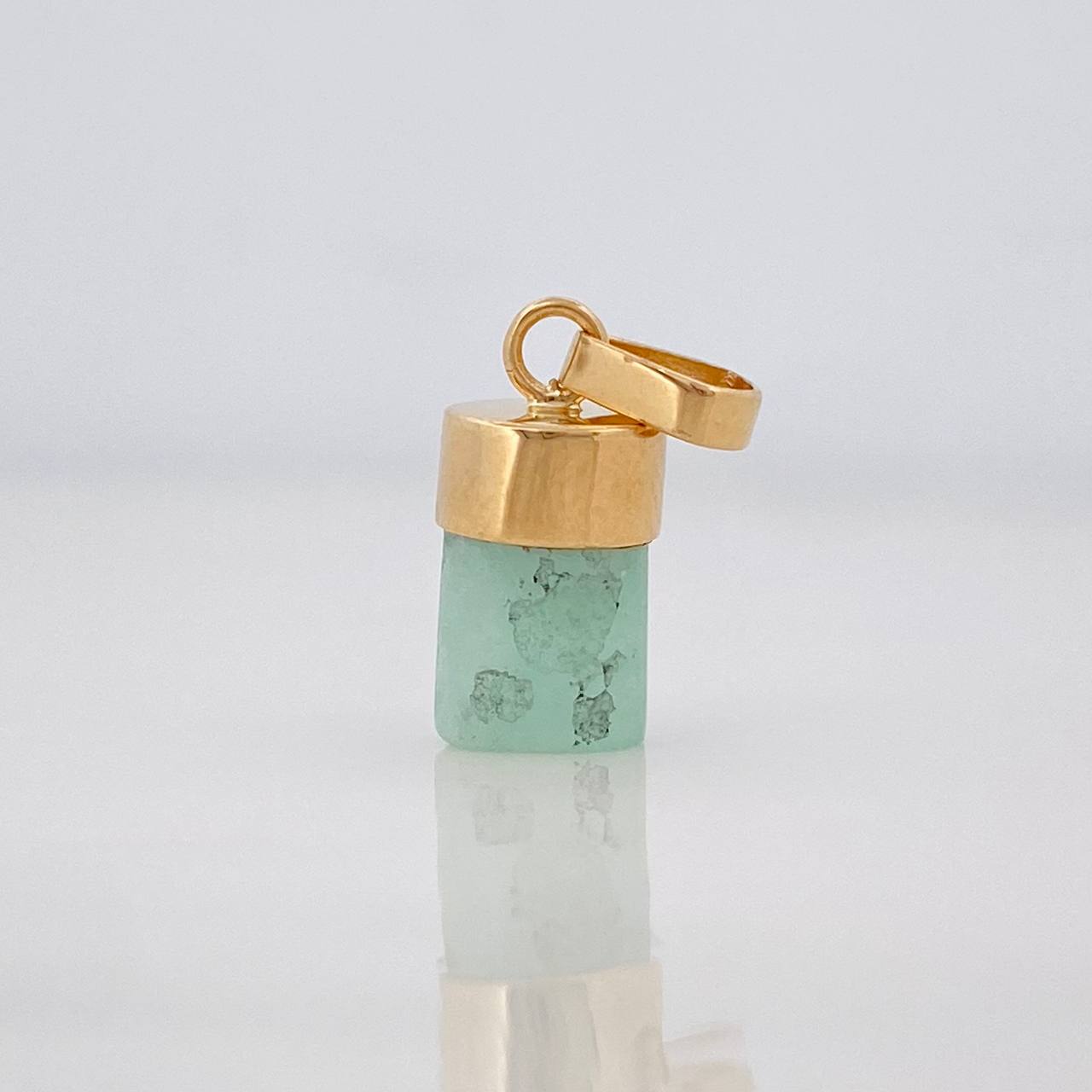 Dije Morralla Esmeralda 0.4g / 1.5cm Oro Amarillo 18K