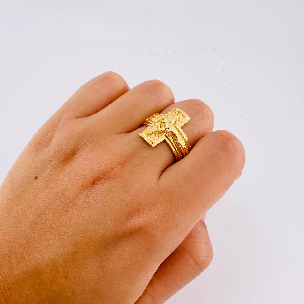 Anillo Cruz Cristo 6.7 g / T9 1/2 Oro Amarillo 18K