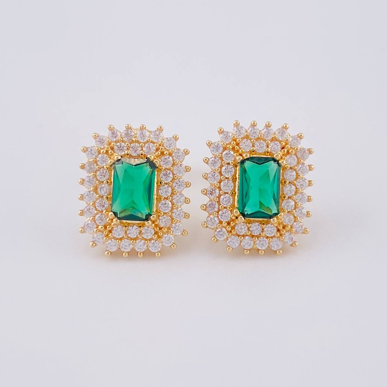 Topos Halo Tupido 4.2 g / 1.3 cm Oro Amarillo 18K