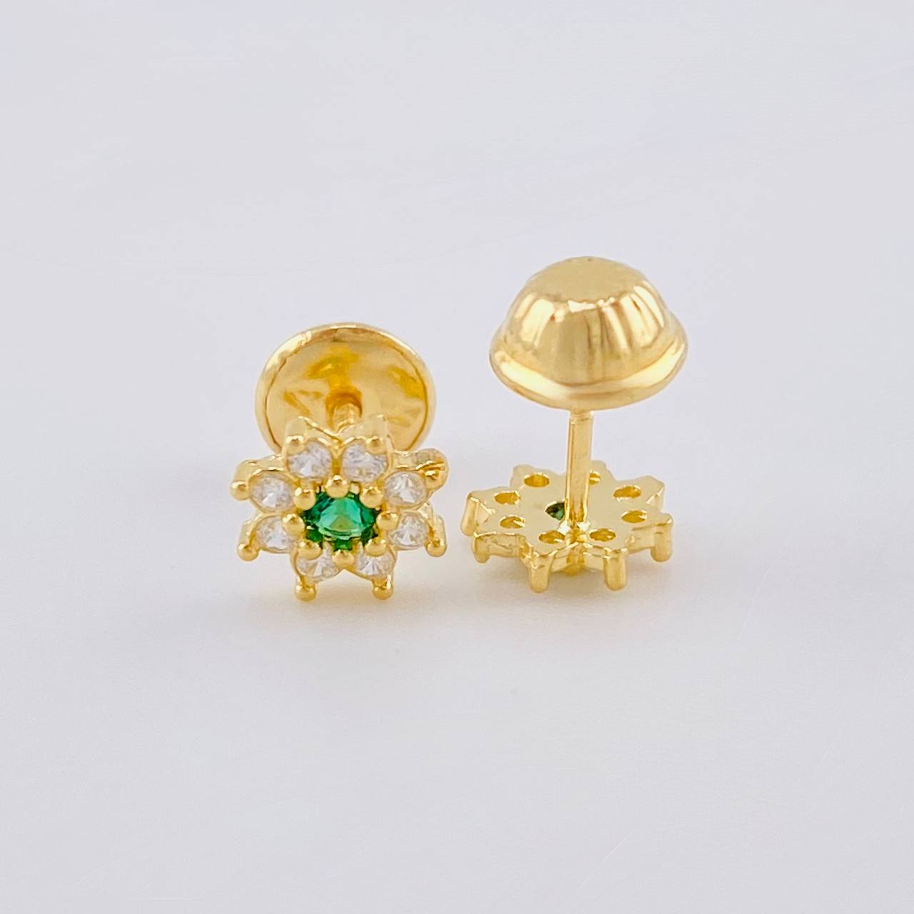 Topos Flor Estrellada 0.85 g / 6 mm Oro Amarillo 18K