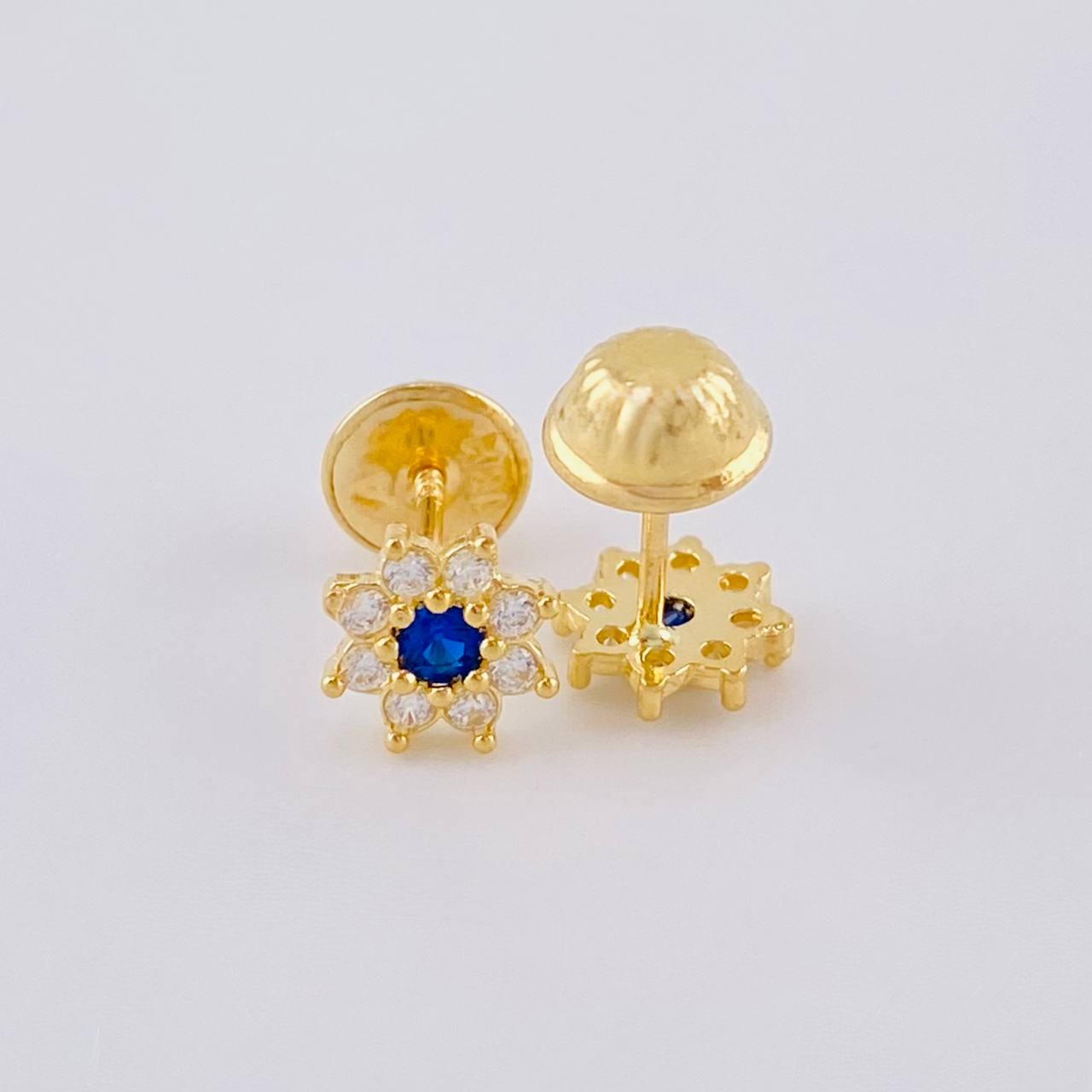 Topos Flor Estrellada 0.85 g / 6 mm Oro Amarillo 18K