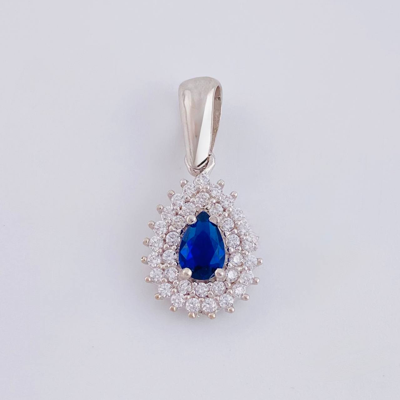 Dije Gota Tupida 1.95 g / 2.1 cm Oro Blanco 18K