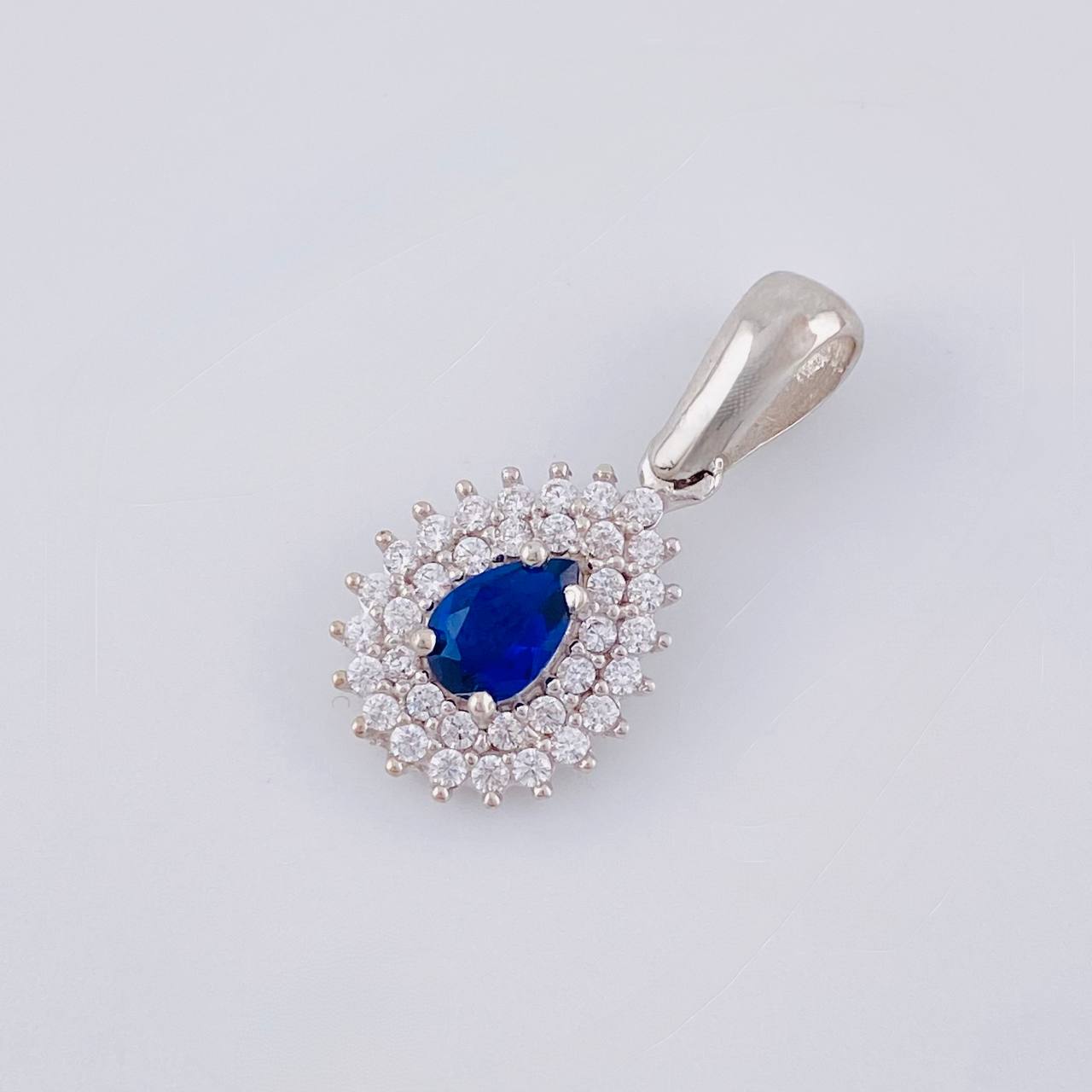 Dije Gota Tupida 1.95 g / 2.1 cm Oro Blanco 18K