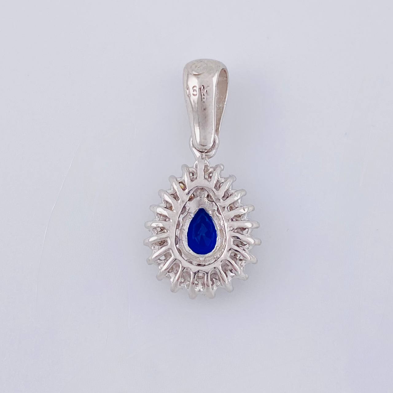 Dije Gota Tupida 1.95 g / 2.1 cm Oro Blanco 18K