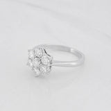 Anillo Flor Diamantes 98 Pts 3.85 g / T6 3/4 Oro Blanco 18K