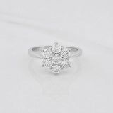 Anillo Flor Diamantes 98 Pts 3.85 g / T6 3/4 Oro Blanco 18K