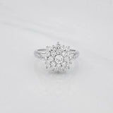 Anillo Flor Diamantes 1.04 Qts 5 g / T6 3/4 Oro Blanco 18K